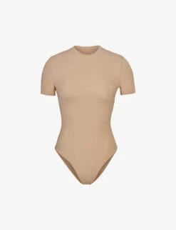 Fits Everybody High-neck Stretch-woven Body