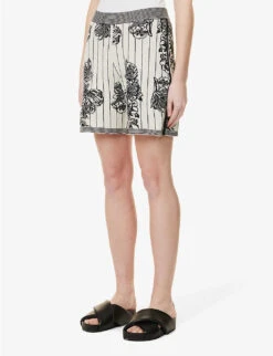 Joseph Floral-pattern Split-hem Knitted Shorts -Sweaty Bety Clothing Shop R04095458 BLACKCOMBO ALT02